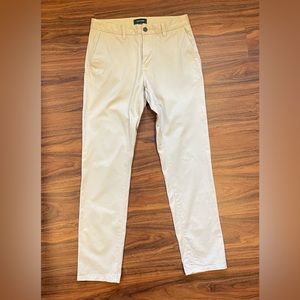 Men’s TAYLRD khaki pants 30 x 30 excellent condition!